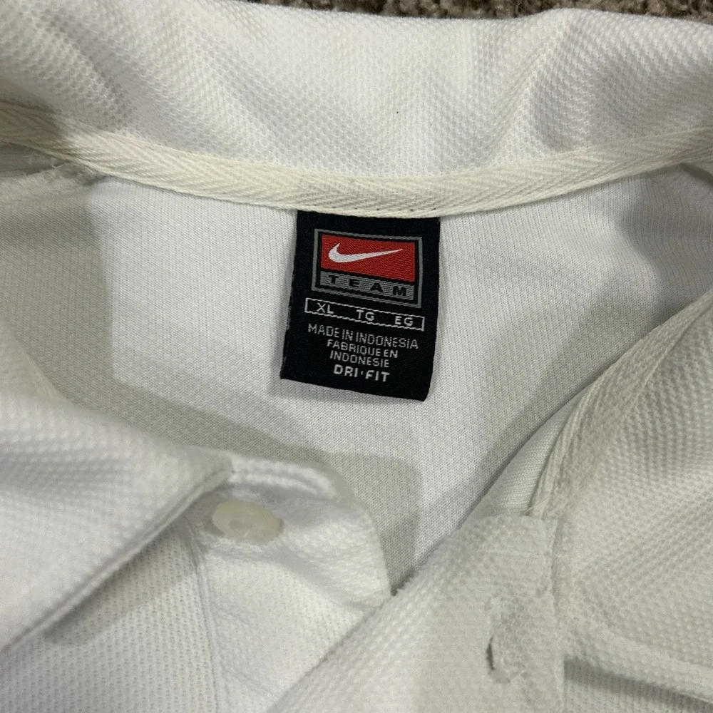 Vintage Nike Team UConn Huskies Polo Shirt Mens XL White Embroidered Dri-FIT